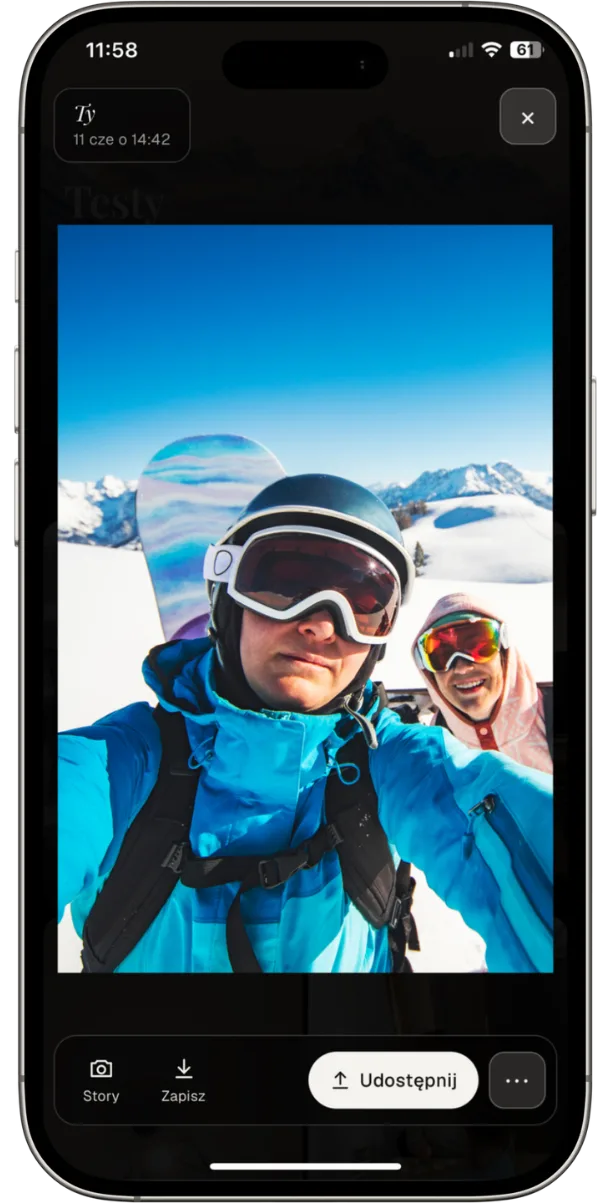 Aparat w aplikacji Kadr — selfie dwóch osób na tle gór, ekran fotografii z trybami Story i Zdjęcie